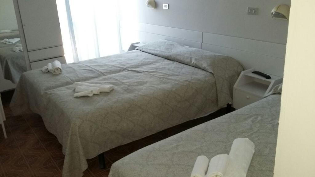 Hotel Ancora Cesenatico Extérieur photo